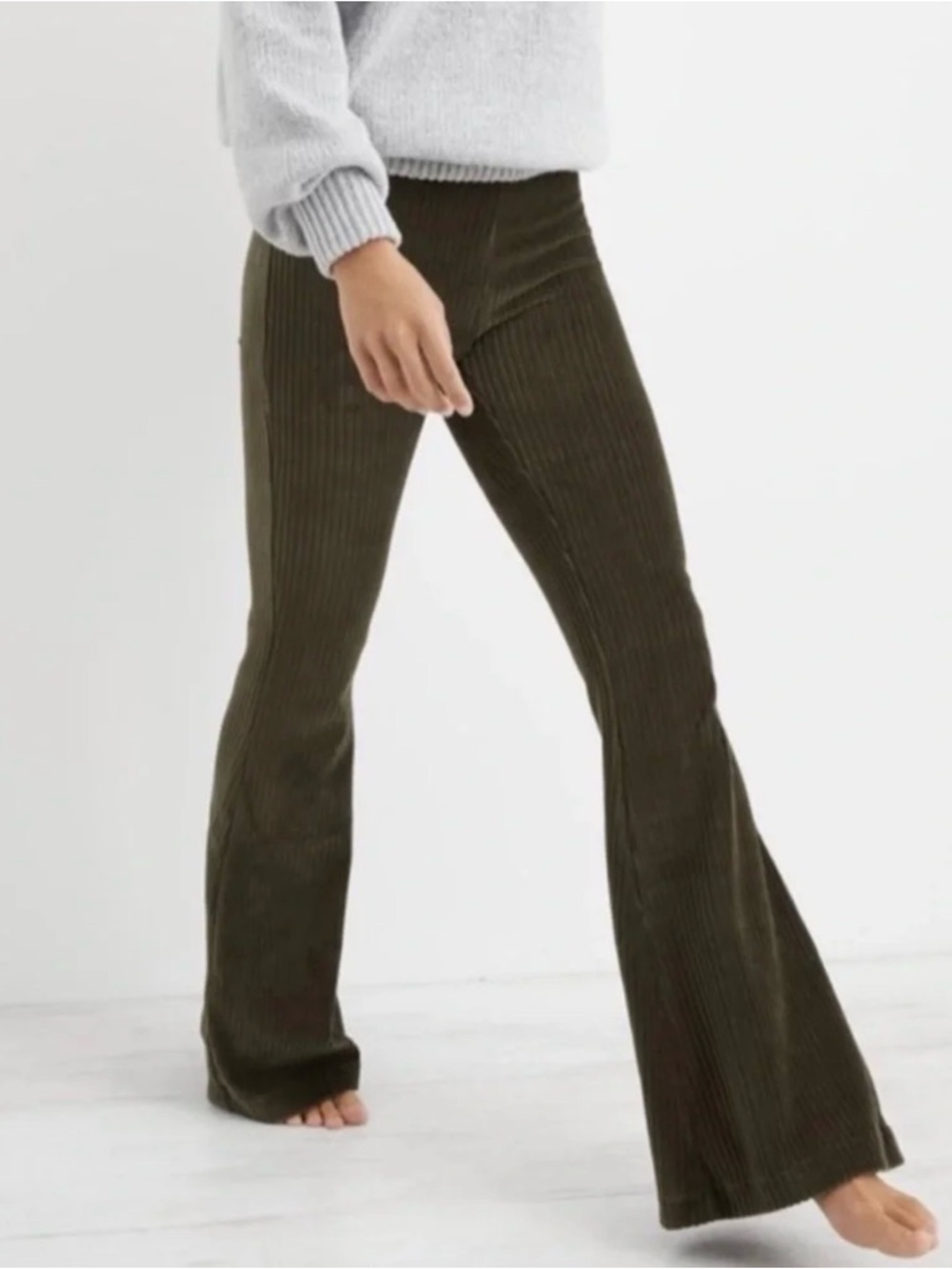 Aerie Groove On Velour Rib Flared High Rise Pants Olive Green Women’s Size XL